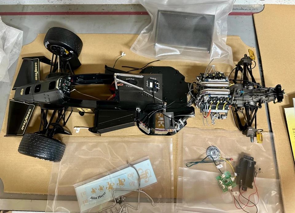 Lotus Renault 97T 1/8 Altaya Ayrton Senna 1-76 Montata - Immagine 4 di 4