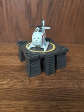Thomas  Friends Die-cast Harold The Helicopter With Landing Pad