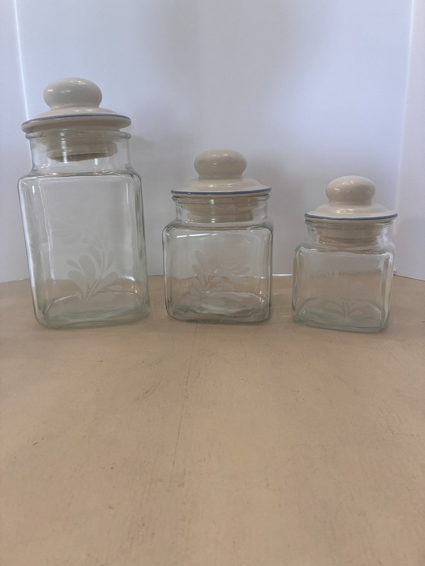 Set Of 3 Pfaltzgraff Yorktowne Etched Glass Canisters w/ sealing lids