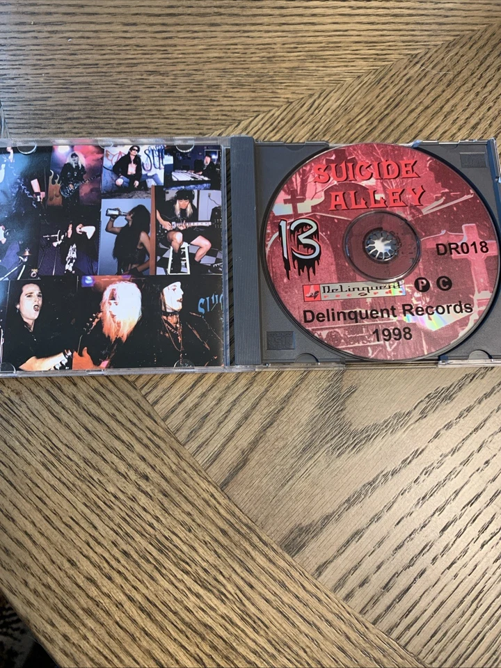 SUICIDE ALLEY 13 cd MOTLEY CRUE Alleycat Scratch LA GUNS Miami Riot LOUD N NASTY Foto 3 de 3