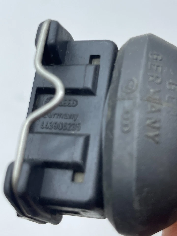 Carcasa Audi VW SKODA 100 Avant quattro 80 90 5 pines 443906235 Foto 3 de 4