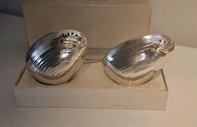 NWB Vintage On The Half Shell 1960's Silver Clam Salt & Pepper Shakers