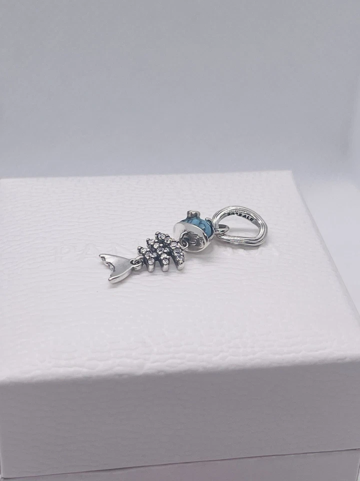 Dije de plata de ley azul turquesa y espina de pescado pavimentada Foto 4 de 4