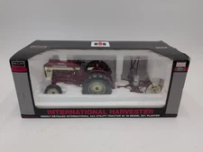 1/16 SpecCast International IH 340 Tractor w 251 Planter 