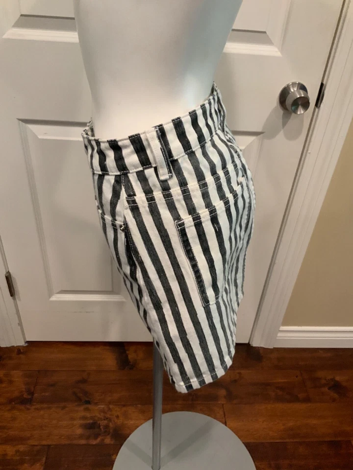 Minifalda Marc by Marc Jacobs blanca negra a rayas denim icono, talla 25 Foto 4 de 4