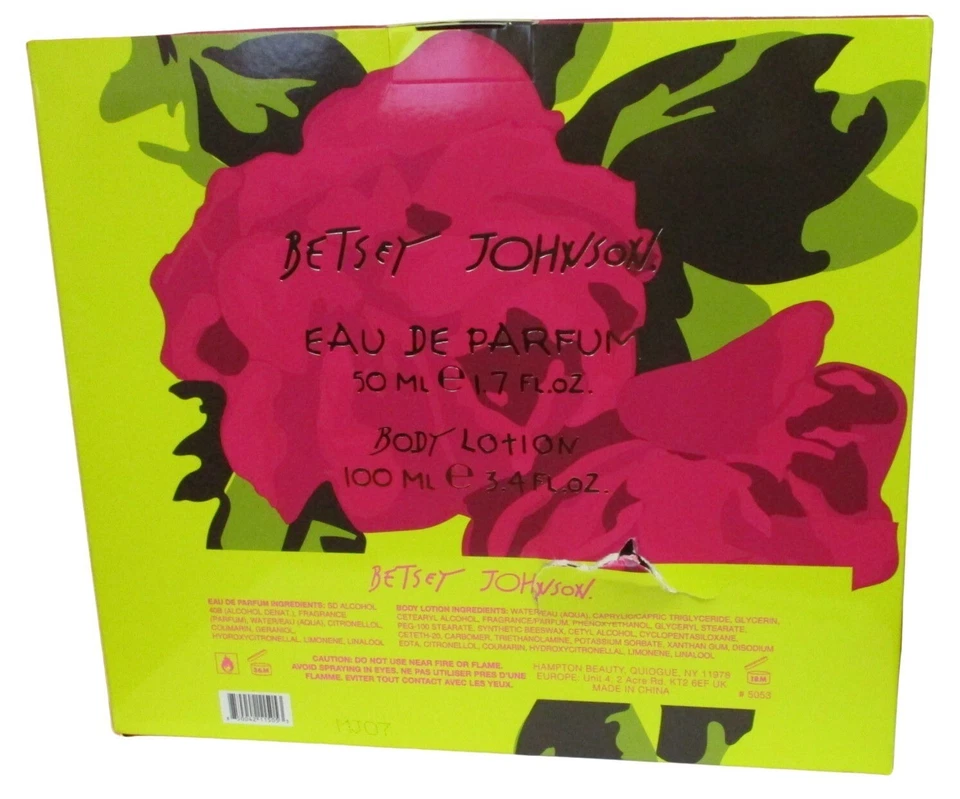 Set de regalo Betsey Johnson para mujer 1,7 oz EDP, 3,4 oz loción corporal 2 piezas (raspado) Foto 3 de 4