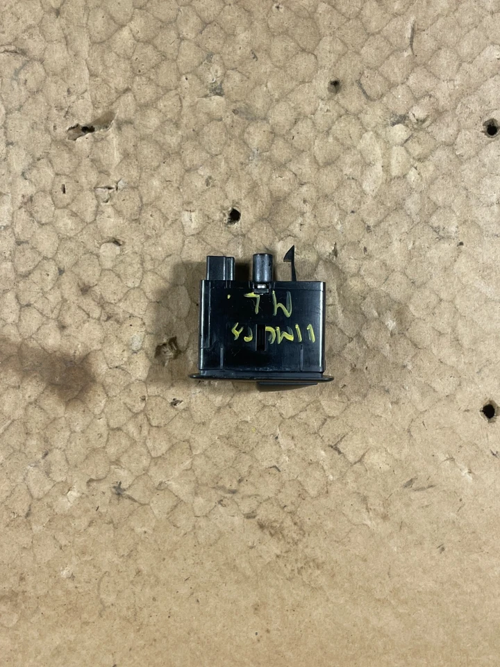 2006 - 2013 Mercedes Benz ML350 Window Regulator Control Switch A2518200510 OEM. - Image 4 of 4