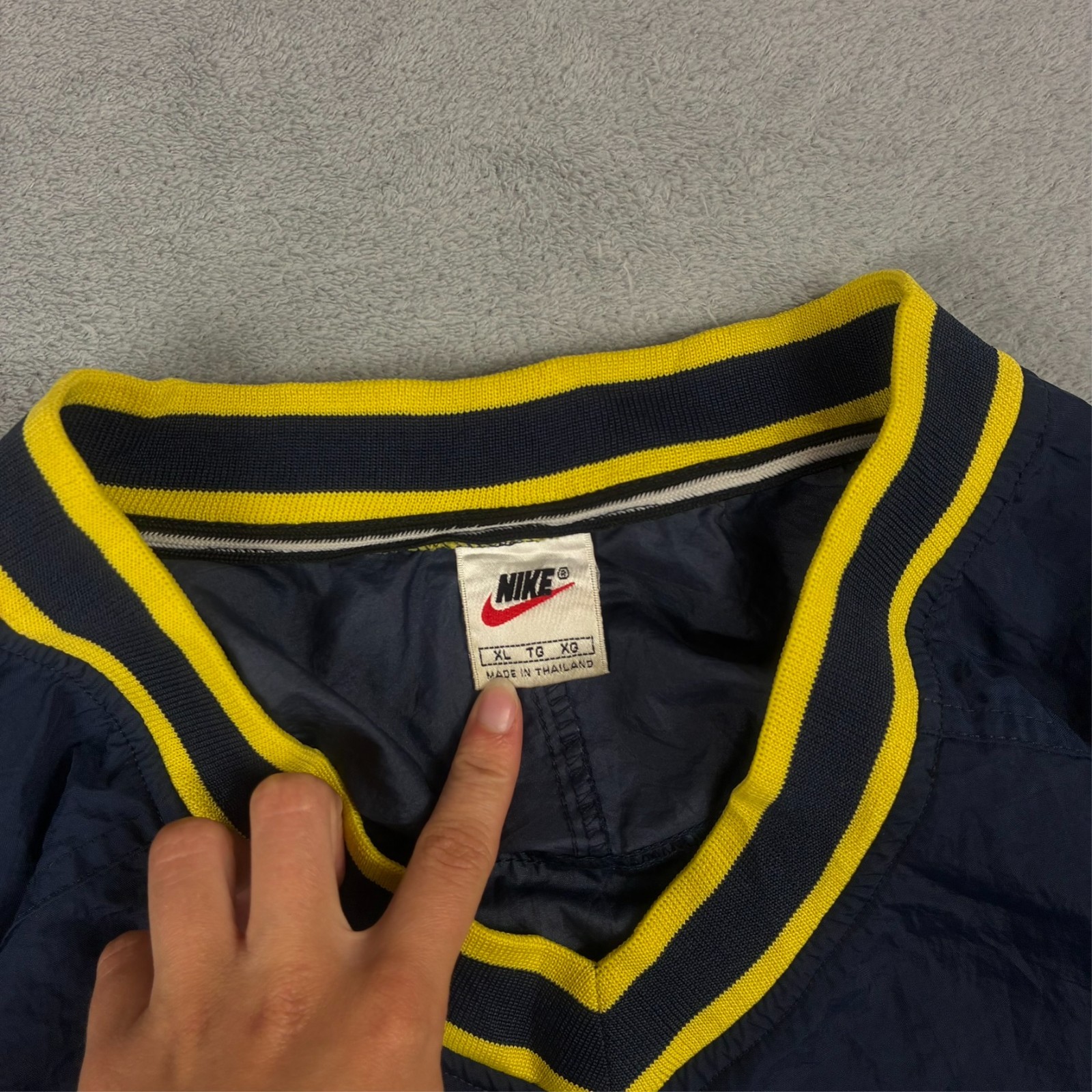 VTG Nike 1990's Navy Mini Swoosh Oversized Size XL V-Neck Shell Drill Sweatshirt image 5