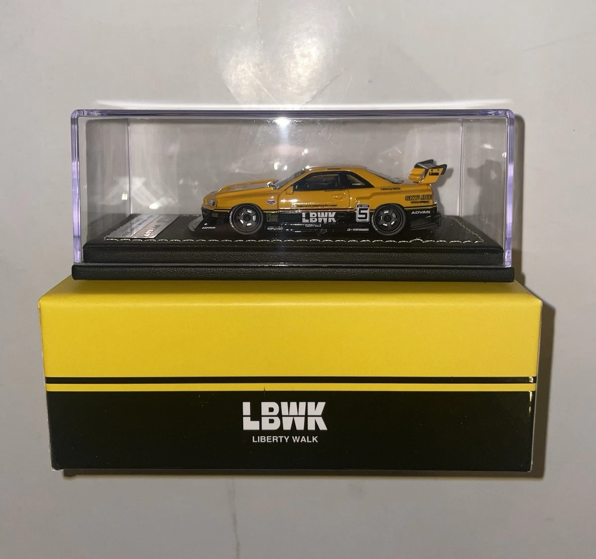 Preços baixos em Nissan Amarelo Veículos de brinquedo e de metal