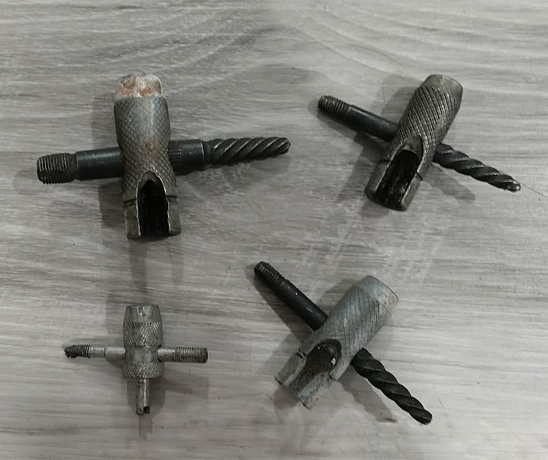 Grease Zerk Fitting Tool - 4 Way Grease Zerk Removal Multi-Tool - 4 pc