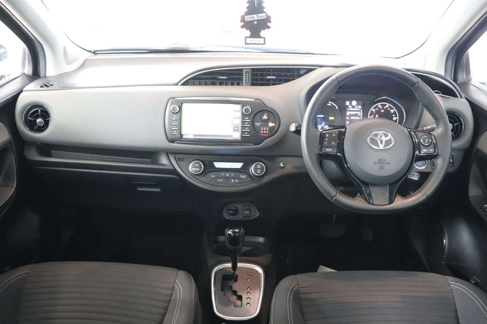 2018 Toyota Yaris 1.5 Hybrid Icon Tech 5dr CVT HATCHBACK PETROL/ELECTRIC Automat - Image 3 of 4