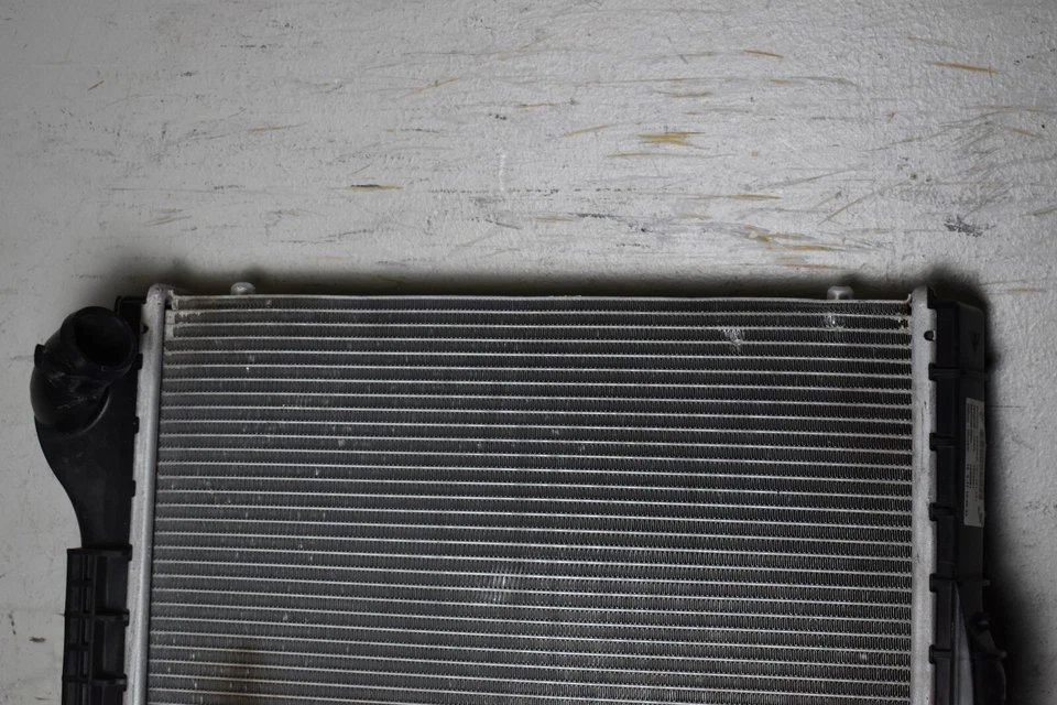 Radiador base Porsche Boxster Cayman 2017-2023 fabricante de equipamento original - Imagem 2 de 4