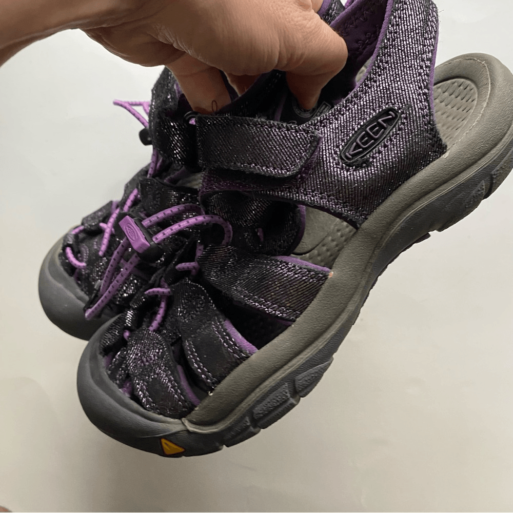 Sandali sportivi da ragazza KEEN Newport H2 nero viola scintillante scarpa da trekking acqua 3