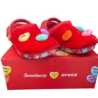 CROCS Sweethearts Shoes Hearts Candy Cozy Clogs Red Fuzzy  display picture 1