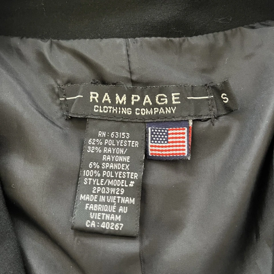 Blazer Rampage negro para mujer con solapas con muescas y botón de ajuste a medida pequeño Foto 4 de 4