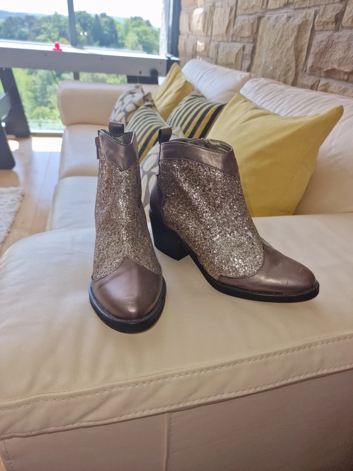 Red or Dead Boots Size 6 - Image 3 of 3