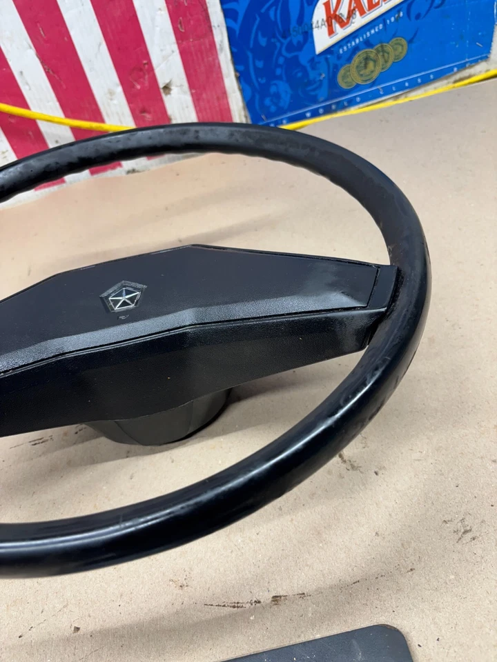 Dodge D100 D150 W150 D350 1981 1983 1985 1987 87 88 89 volante ramcharger Foto 2 de 4