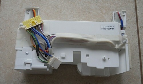 Kit de montaje de máquina de hielo genuina LG Kenmore AEQ731102 - Imagen 4 de 7