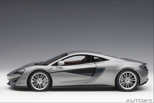 AUTOart 1/18 McLaren 570S (Blade Silver) 76043 - Picture 14 of 20