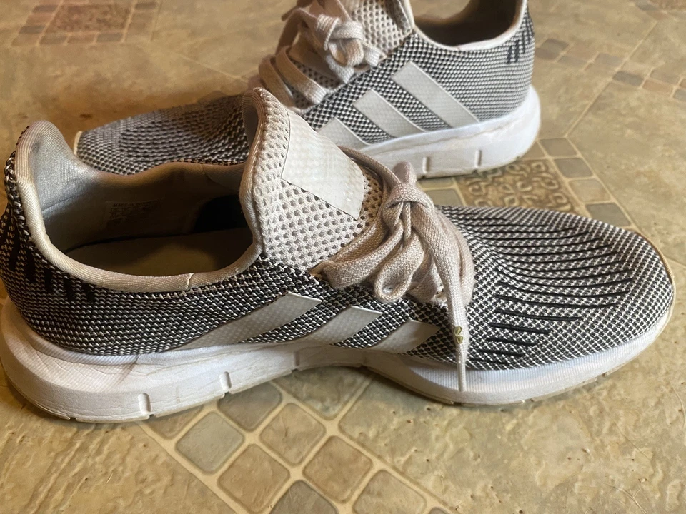 Adidas Zapatos Swift Run Gris Zapatos para Correr Tenis Entrenadores CG4146 Talla 11 Foto 3 de 4