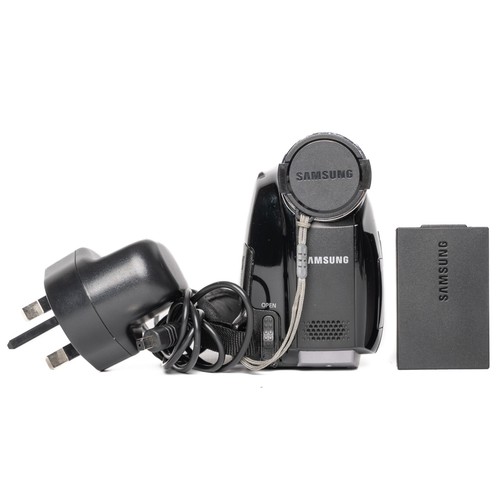 Samsung VP-D381 MiniDV Camcorder - Black - FULLY FUNCTIONAL - Picture 1 of 10