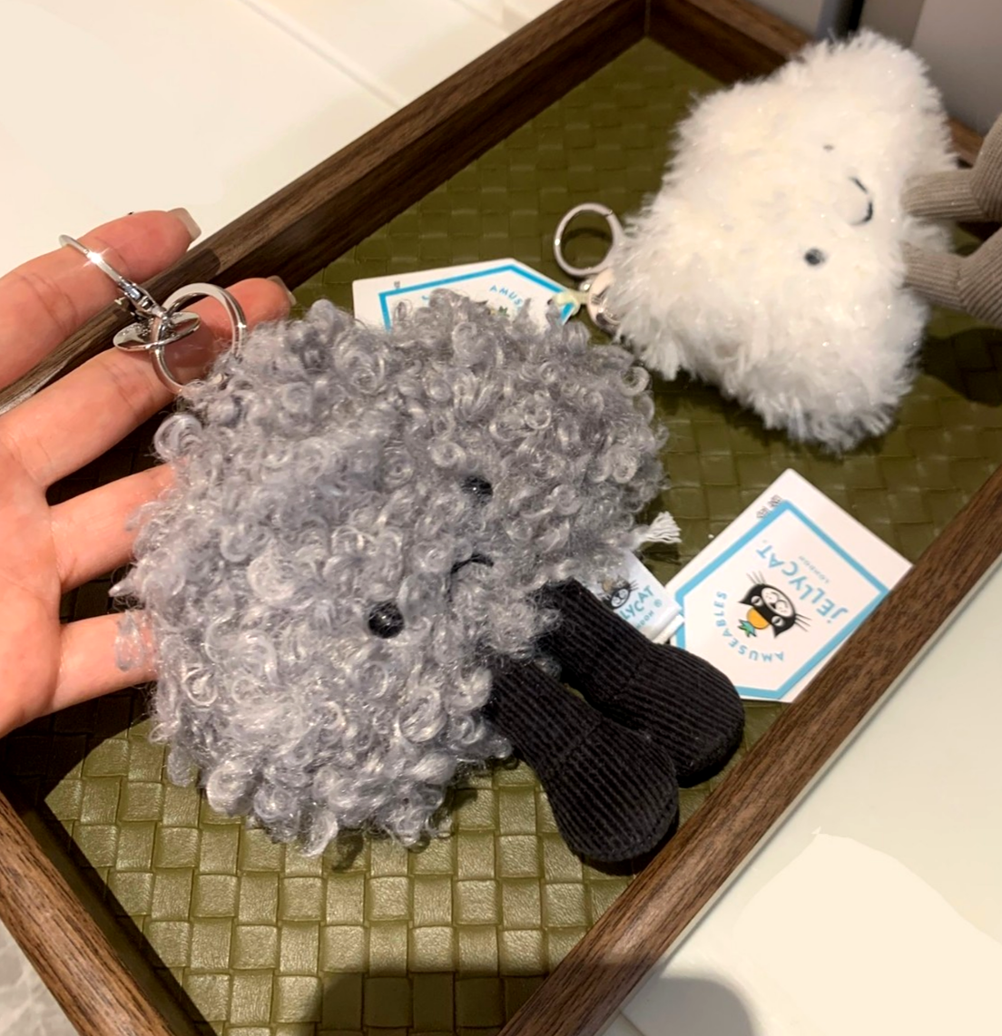 新品　ジェリーキャット　雲　バッグチャーム　キーホルダー　storm cloud Amazon.co.jp: JELLY CAT ジェリーキャット Amuseable Cloud Bag Charm