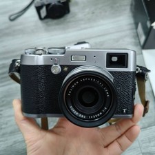 Fujifilm X100T 16.3MP APS-C X-Trans CMOS II Wi-Fi Compact Digital Camera -Silver