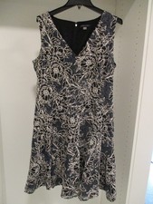 TOMMY HILFIGER BLUE WHITE FLORAL LACE SLEEVELSS V NECK DRESS SIZE 14