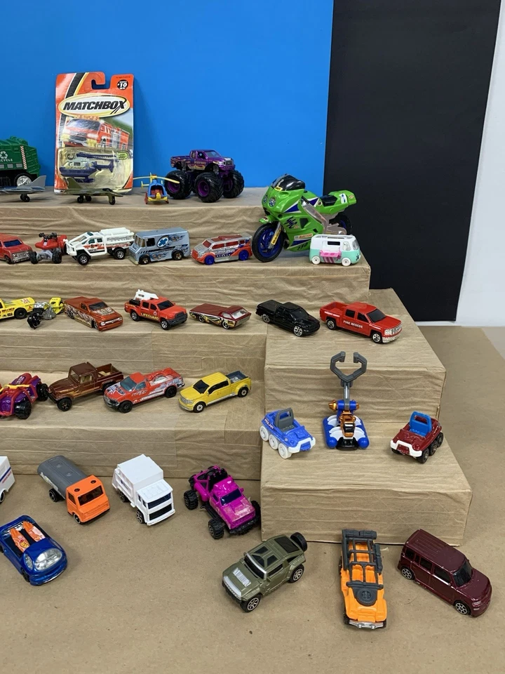 De colección - Moderno Lote 59 piezas Camiones Diecast Furgonetas Ciclos Hot Wheels Matchbox Mojo Foto 2 de 4