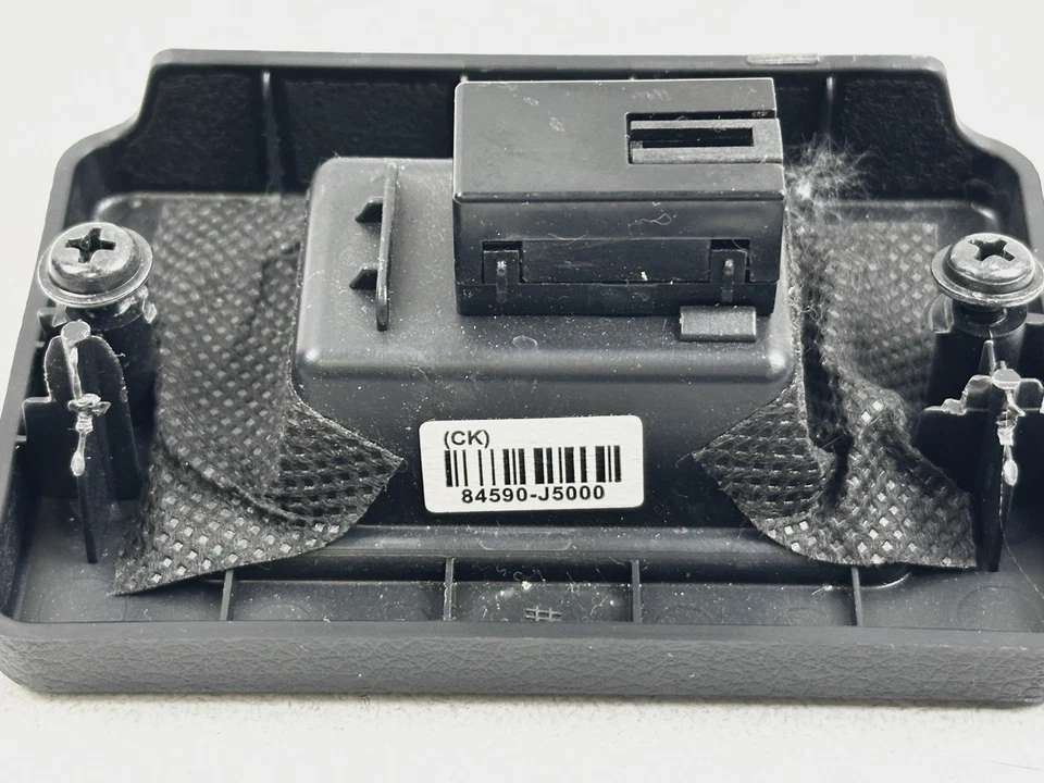 2018-2023 KIA STINGER LEFT SIDE UNDER DASH DASHBOARD COURTESY LIGHT LAMP OEM - Image 4 of 4