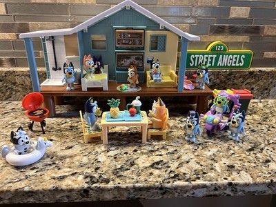 Bluey Ultimate Beach Cabin Adventure Play set W/ Figures & Accessories