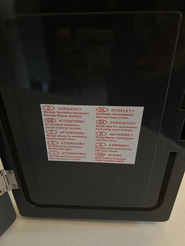 Enfriador termoeléctrico Star Wars Han Solo en carbonita de 4 litros Foto 3 de 4