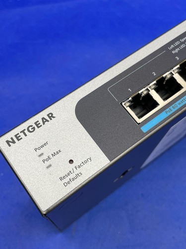 NETGEAR 8-Port Ultra60 PoE Multi-Gigabit Ethernet (MS108EUP) - Photo 2/6