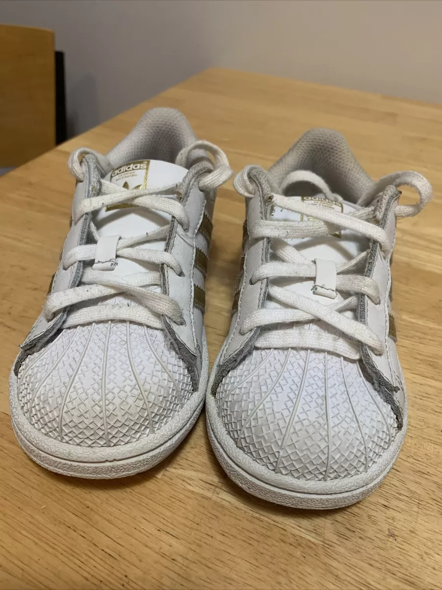 Girls Toddler Adidas Superstar Shoes Sneaker White With Gold Stripes Size 10 K