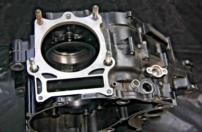 JEU DE CARTERS MOTEUR 1VJ1510002 YAMAHA XT 600 Z 1VJ 1986 - Photo 1/4