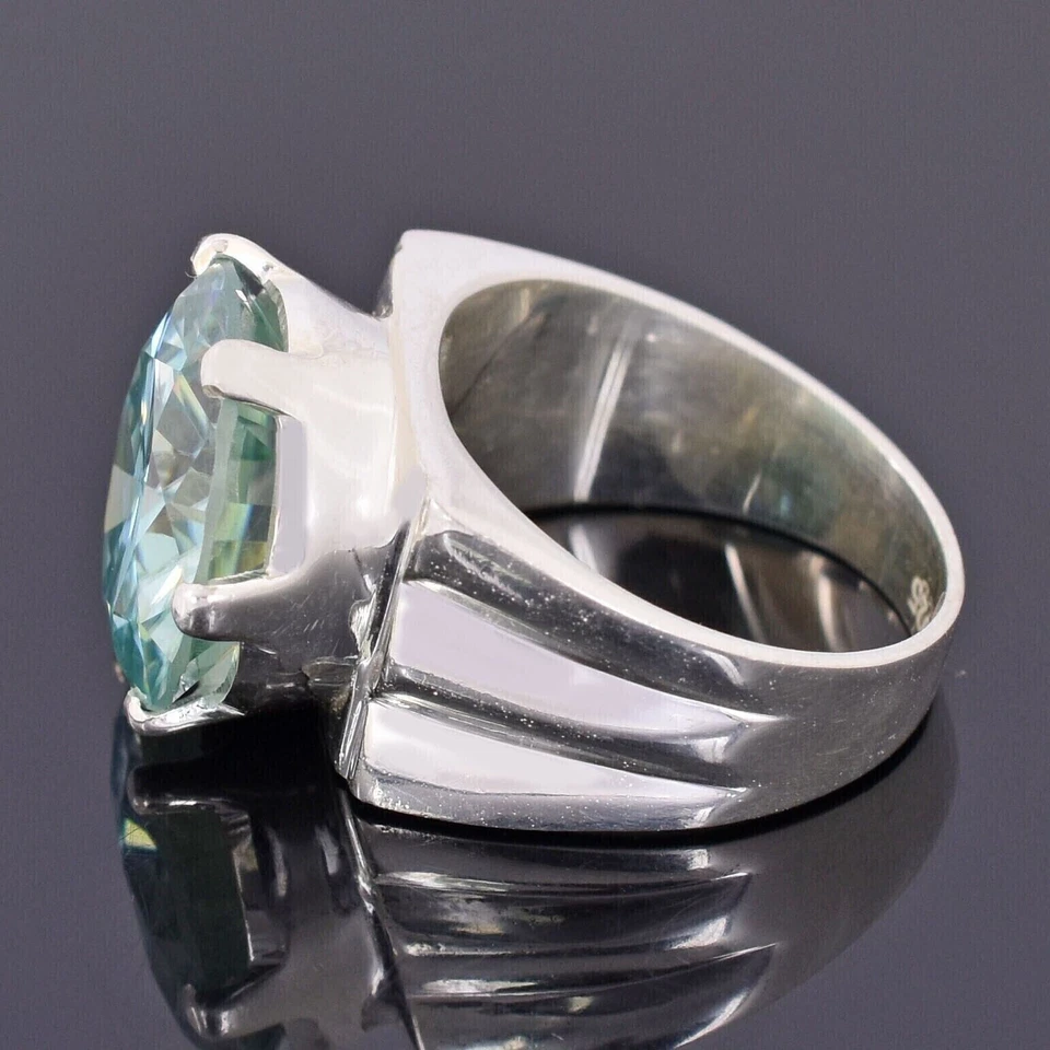 18 Ct. Round Lab Created Blue Diamond Solitaire Engagement Ring In 925 Silver - Image 4 of 4