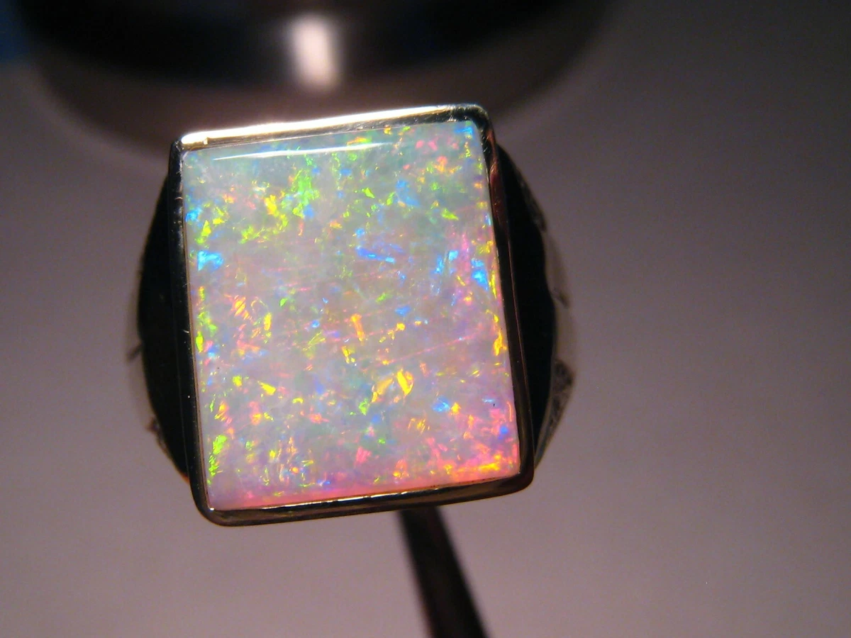4.45 ct. Large opal Men's Ring - 10 grams of Solid 14 k Gold