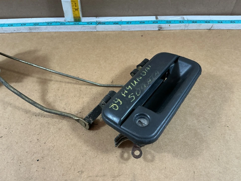 Manija de puerta exterior delantera derecha Hyundai Sonata 1989-1992 y actuador de cerradura de puerta Foto 3 de 4