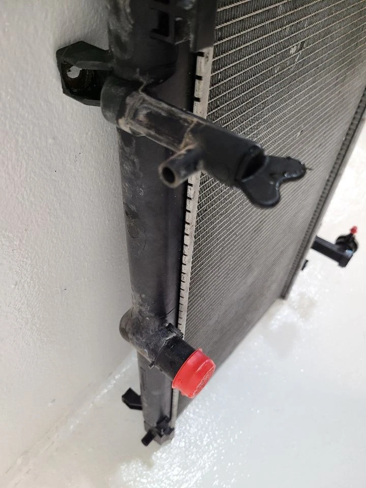 2014-2016 MAZDA 6 2.5L Radiator PE1115200 14-16 Foto 4 de 4