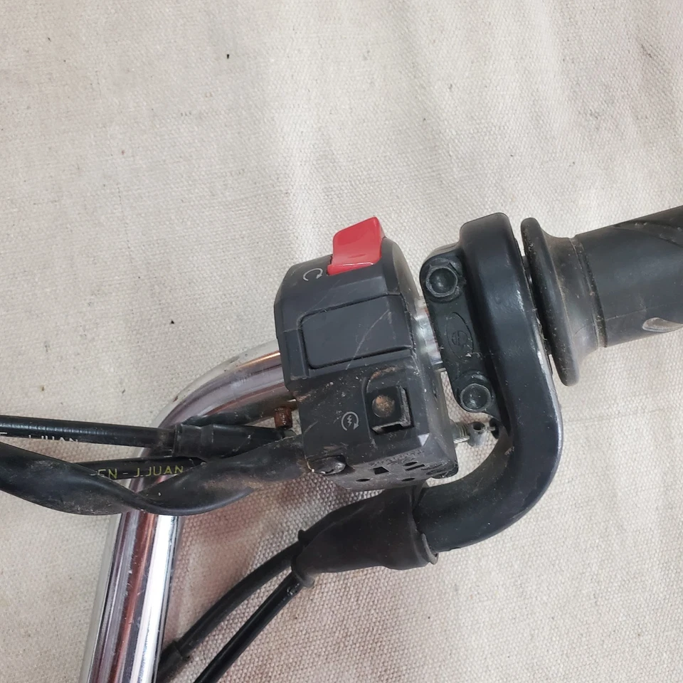 2009 Ducati GT1000 Sportclassic Oem Hamdlebars 铬制杀伤开关握把 — 第 3/4 张图片