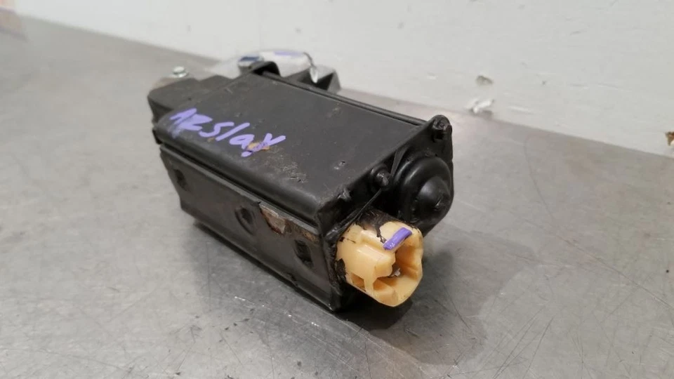 77 CHEVY CORVETE POWER WINDOW MOTOR LEFT DRIVER 5045665 - Image 3 of 4