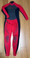 Womens wetsuit, size 6 in red and black. 2mm/3mm, excellent condition