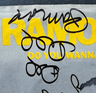 1977 Ramones Signed Autographed Picture Sleeve JSA Do You Wanna