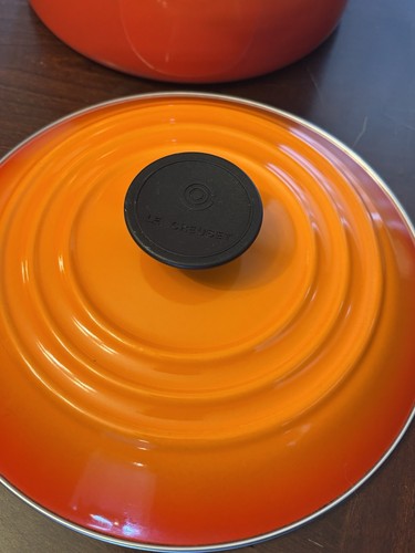 Le Creuset Stock Pot 8 qt Enamel, Orange Flame With lid - Picture 3 of 8