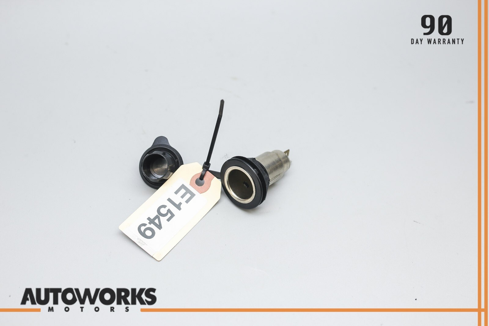 03-13 Maserati Quattroporte M139 12V DV Lighter Socket Power Outlet Port OEM
