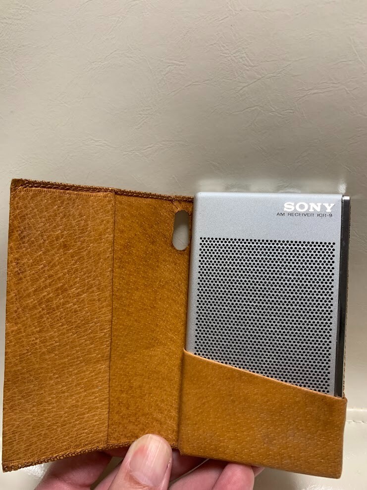 SONY ICR-9 AM Receiver Thin With Case Pocket size Silver SONY ICR-9 AM Receiver Thin With Case Pocket size Silver