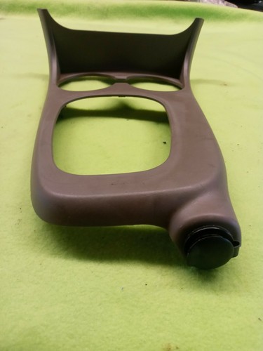 03 04 05 06 07 SATURN ION CONSOLE COVER W/ CUPHOLDER (may fit others) - Picture 2 of 4