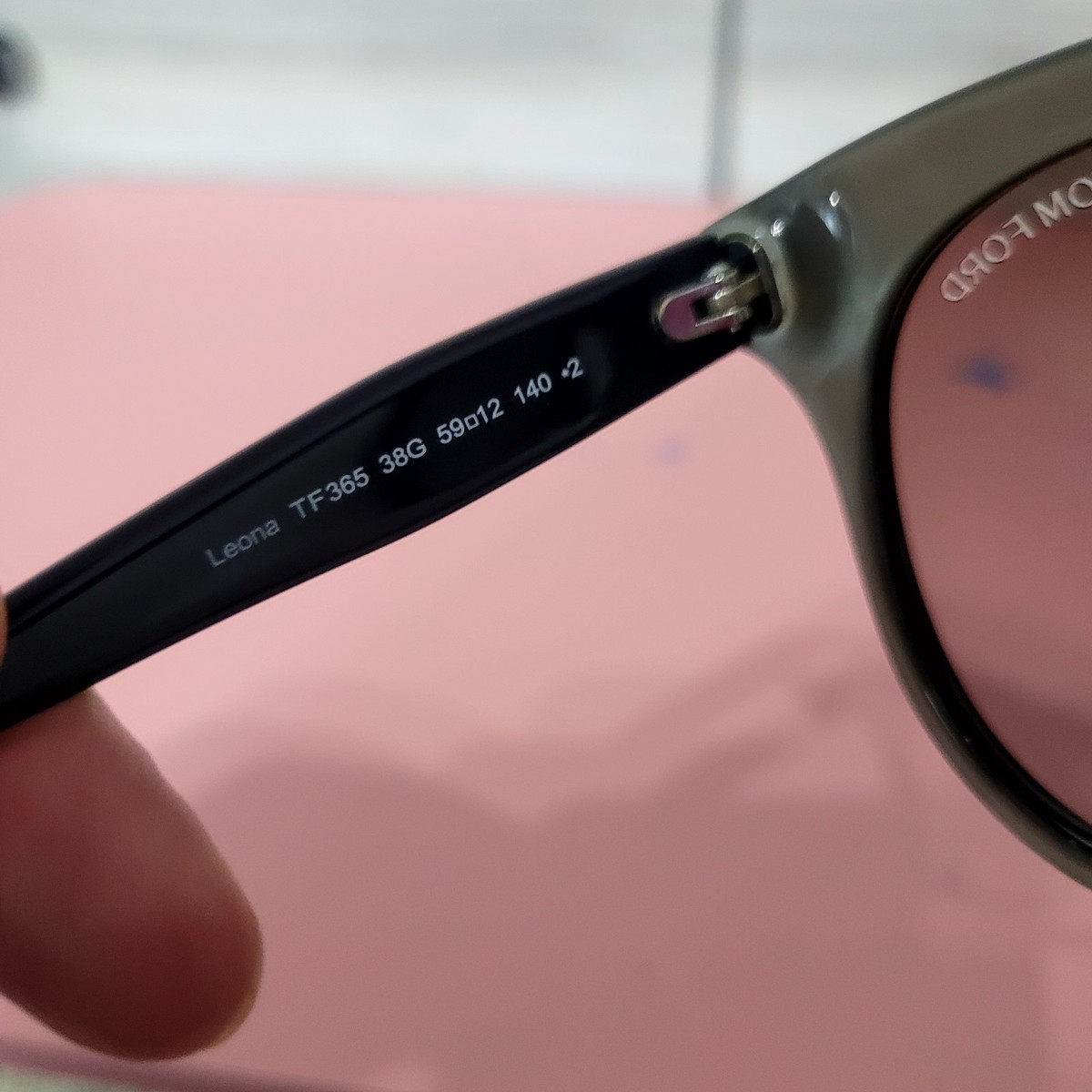 Authentic TOMFORD sunglasses View 4