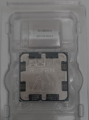 AMD Ryzen 7 7800X3D 8-Core 4.2GHz 96MB L3/8MB L2 Socket AM5 CPU