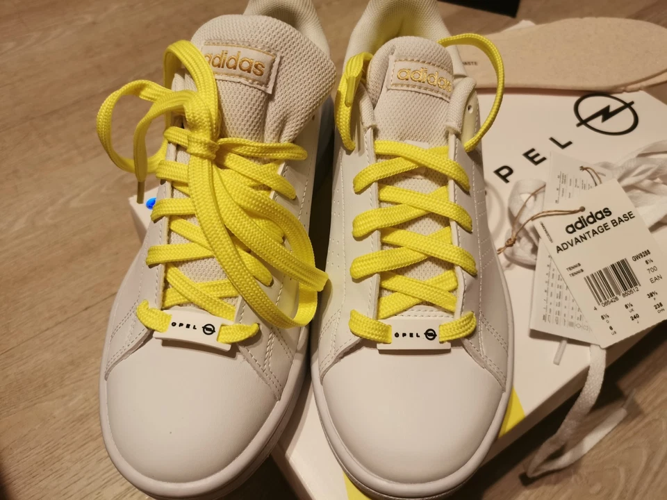 Opel Sneaker Adidas Limited Edition - Bild 2 von 3